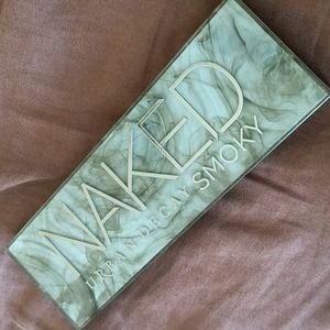 Urban Decay Smoky Palette